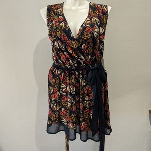 Modcloth butterfly blouse deep v tie waist‎ size 3xl